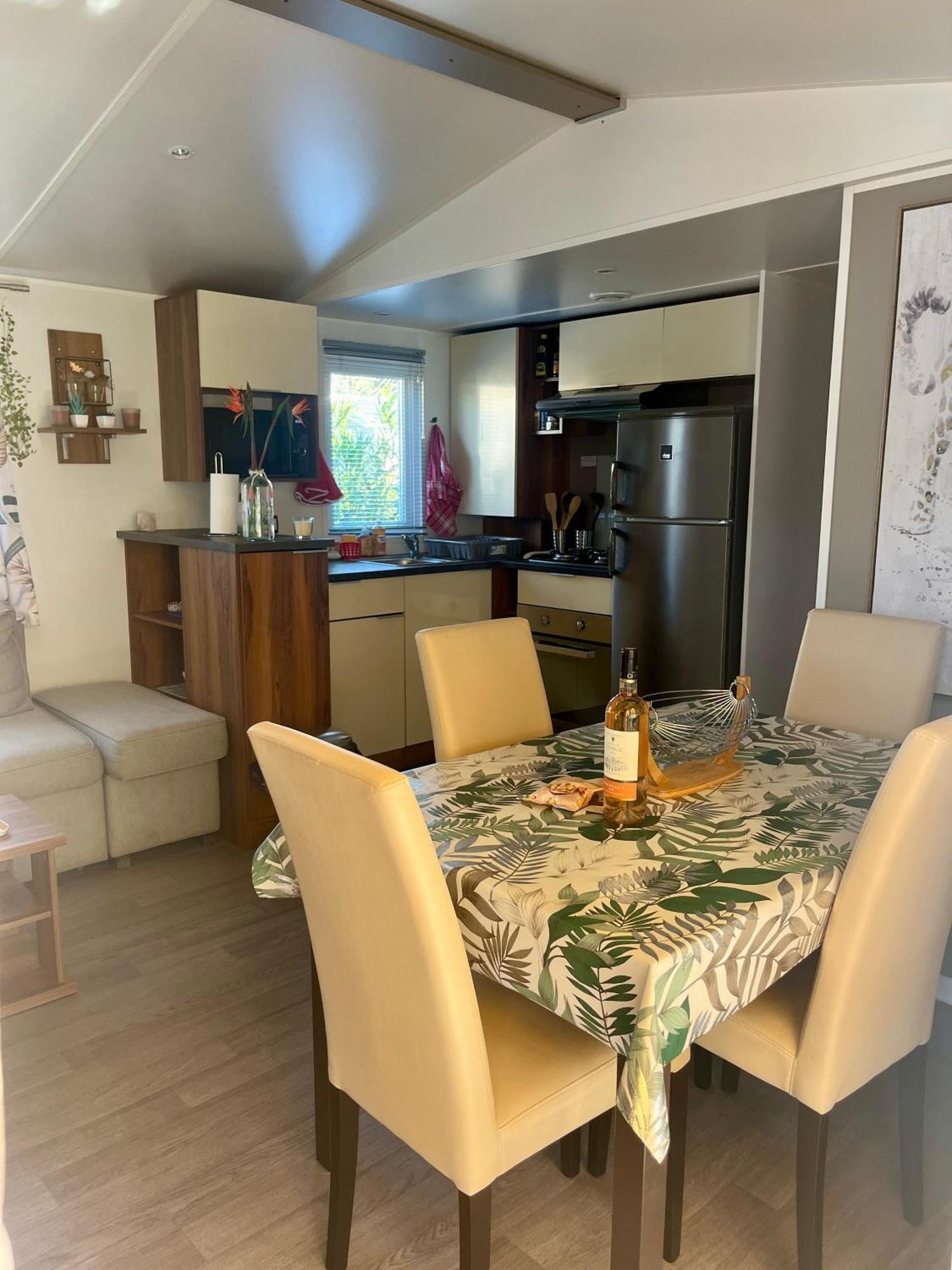 Mobile Exotique De 40 M2 * Fréjus